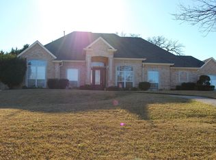 1 Forest Dr, Mansfield, TX 76063