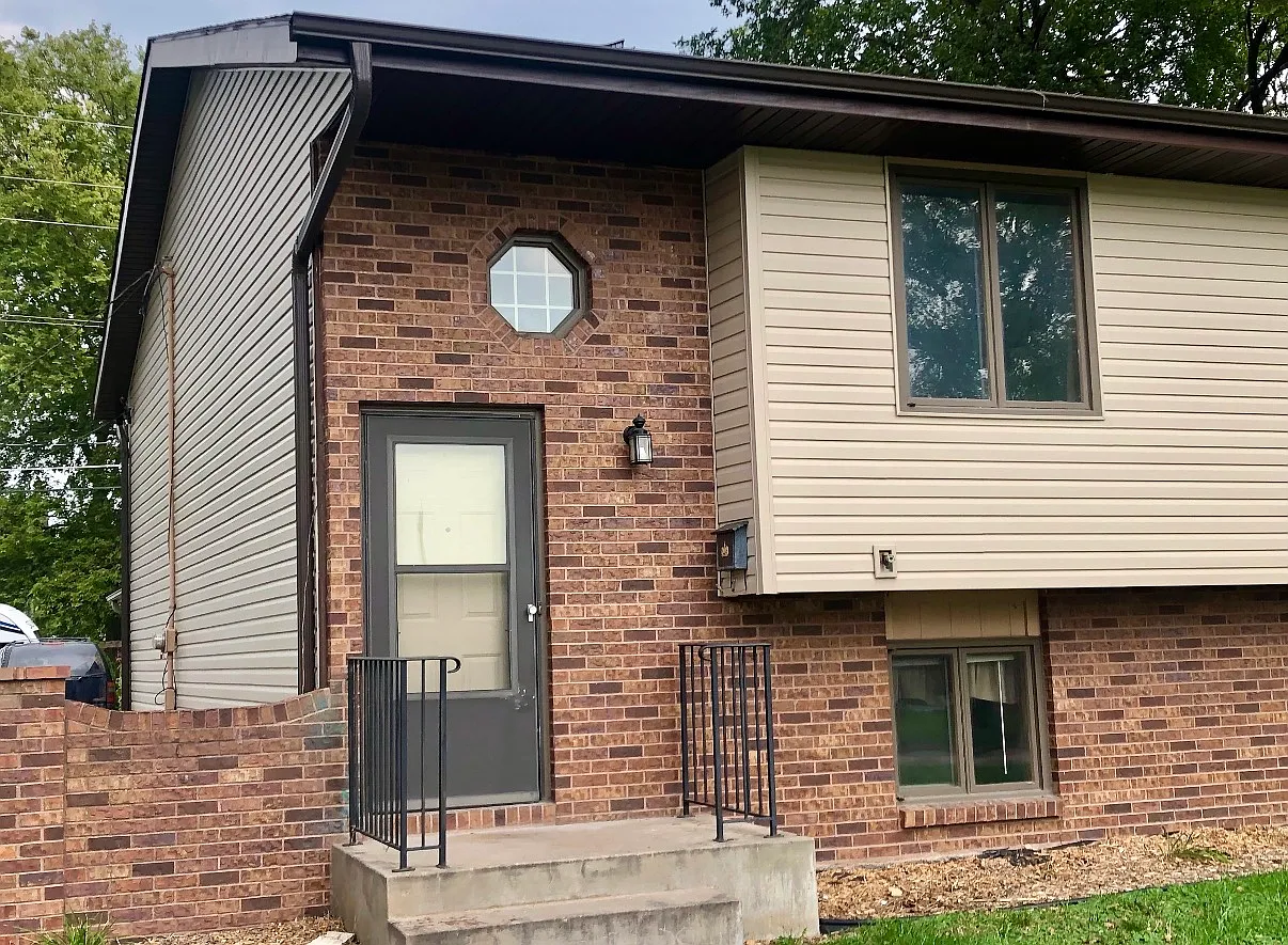2 bed, $950 — Photo 1
