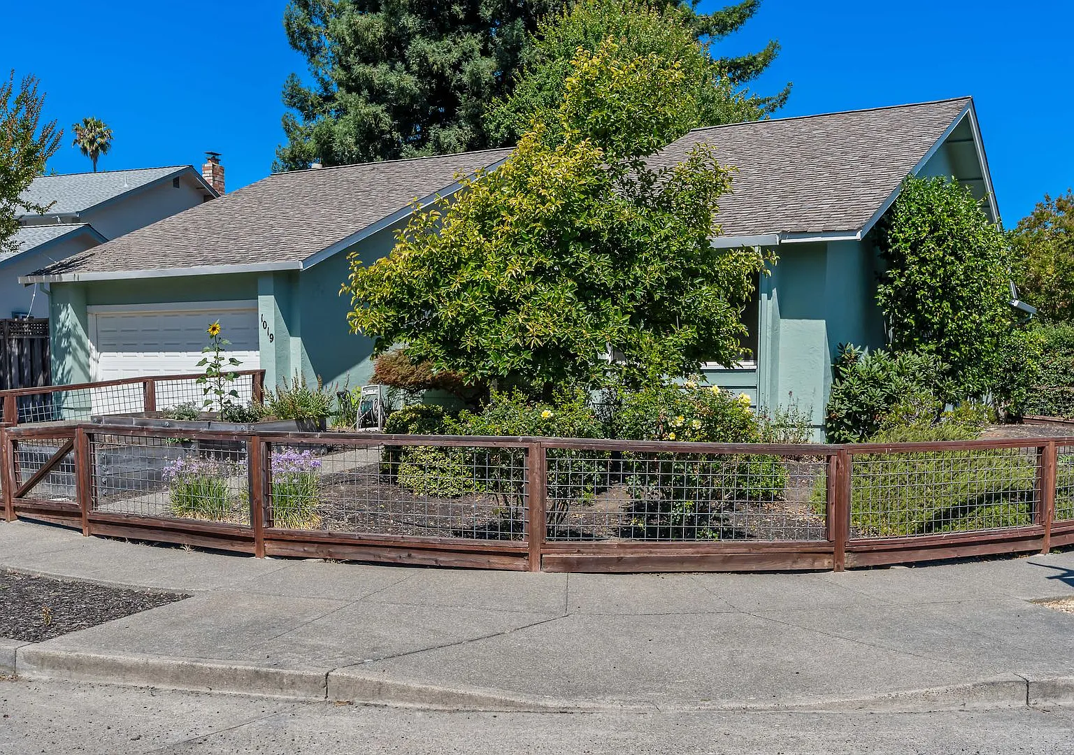 Browns Valley 3 Bed 2 Bath Home — Photo 3