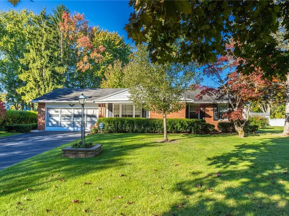 85 Hillary Dr, Rochester, NY 14624