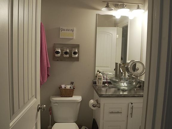 4th image of 223 Herschel Dr APT A