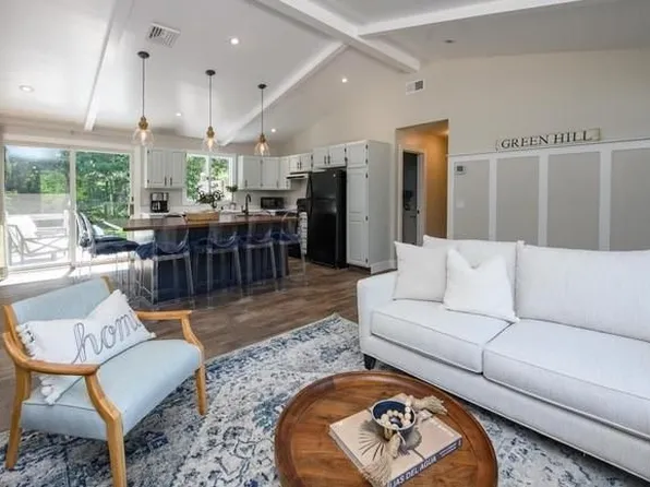 147 Hemlock Rd, South Kingstown, RI 02879
