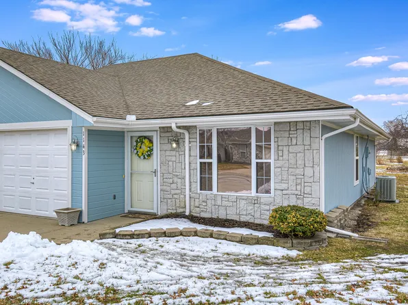 1143 SW Ephraim Dr, Grain Valley, MO 64029