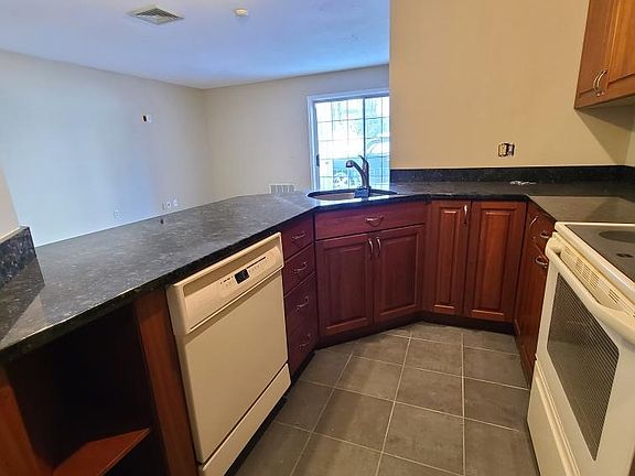 2nd image of 28 James St Unit 22