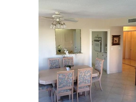 4th image of 3200 NE 36th St APT 422