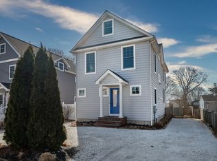 14 Whitney Ave, Old Saybrook, CT 06475