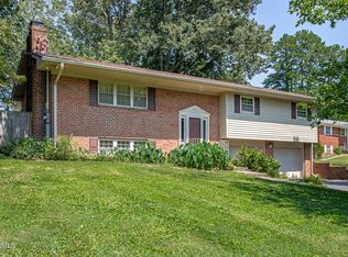 5718 Woodleaf Dr, Knoxville, TN 37912
