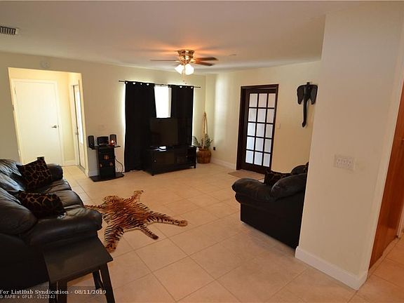 4th image of 11350 NW 38th Pl