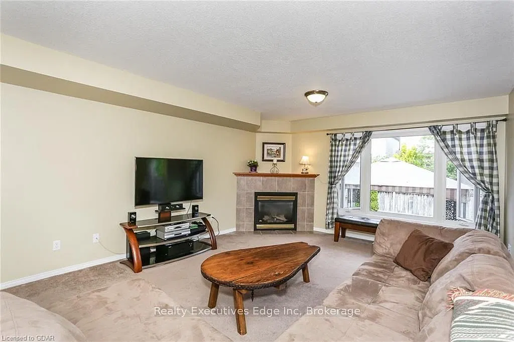 3 bed, $2,900 — Photo 4