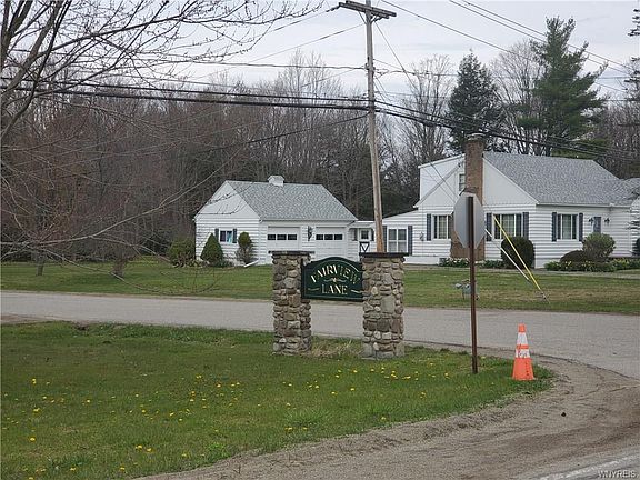 3rd image of 6133 Fairview Ln