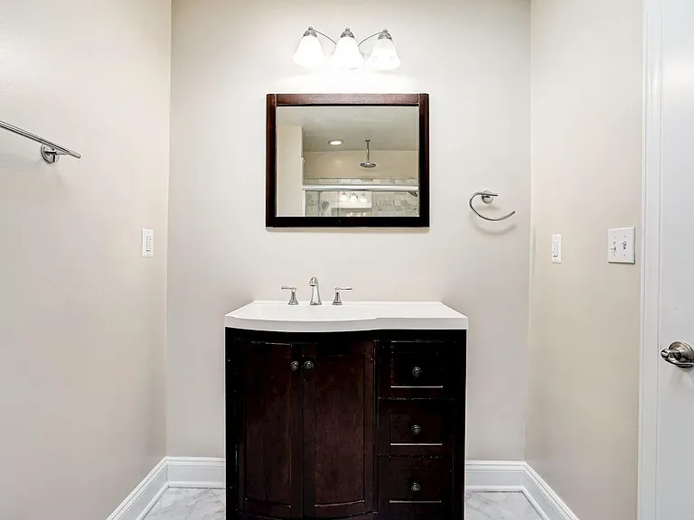 154 T St NE #2 — Photo 5