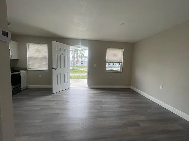 4383 Windsor Ave #2 — Photo 7