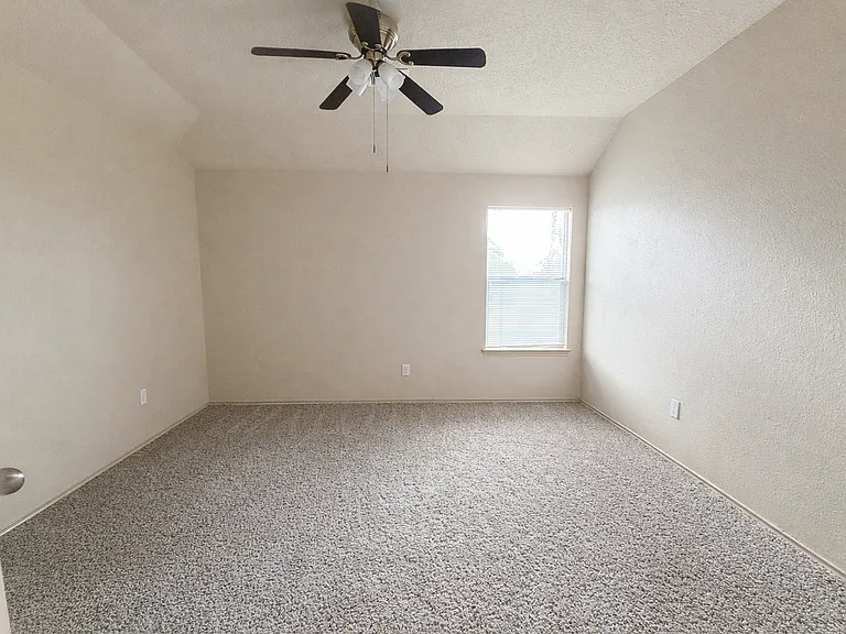 11922 Harristown Dr — Photo 32