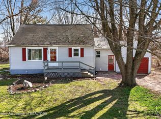 6958 Williams Rd, Lansing, MI 48911