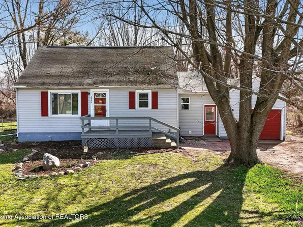 6958 Williams Rd, Lansing, MI 48911