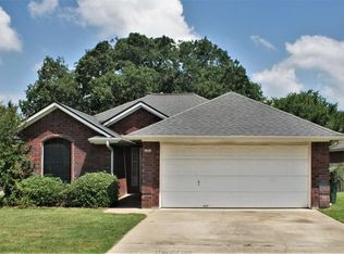 1806 Ibis Ct, Bryan, TX 77807