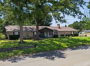 201 Colonial Cir, Athens, TX 75751
