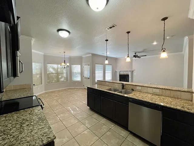 1053 Tarah Knolls Cir — Photo 7