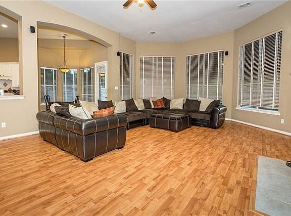 4th image of 2608 La Paloma Ln