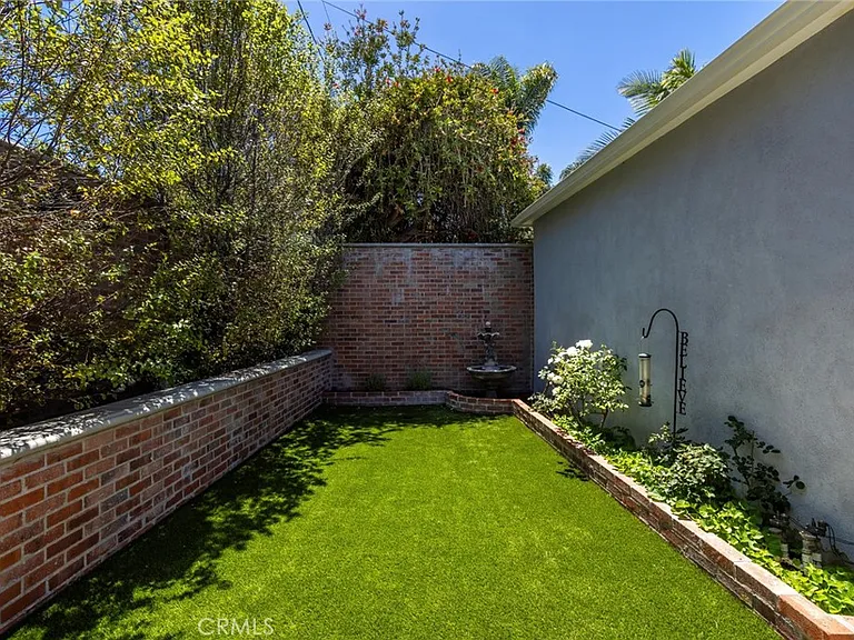 1332 Pearl St — Photo 32