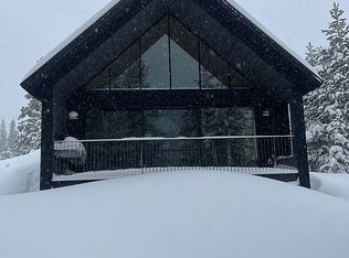 5497 Hemlock Dr, Soda Springs, CA 95728