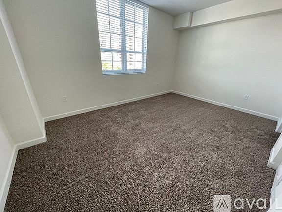 4th image of 410 Evernia St APT 402