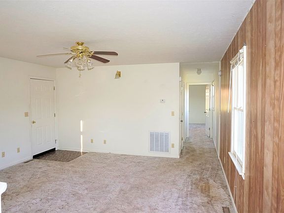 3rd image of 175 Wilkins Ln