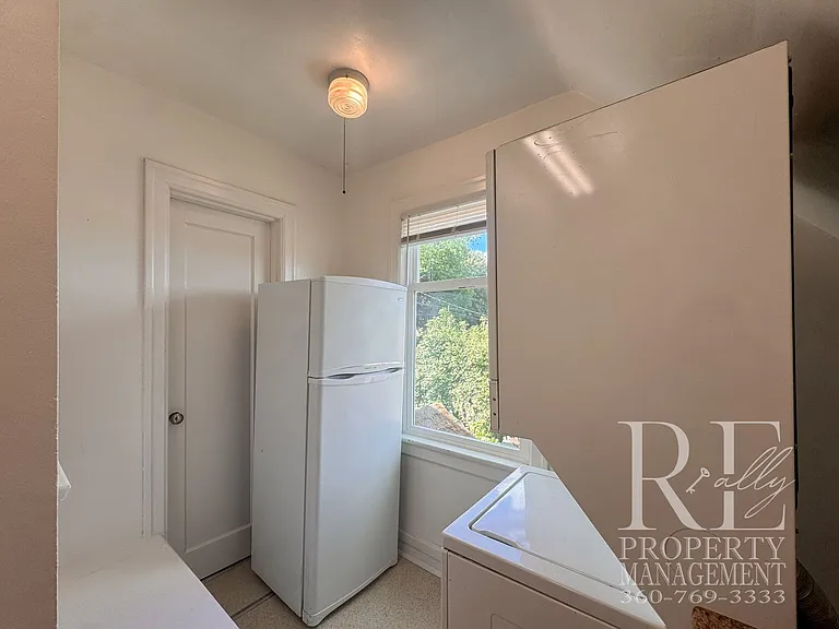 1540 N Callow Ave #C — Photo 6