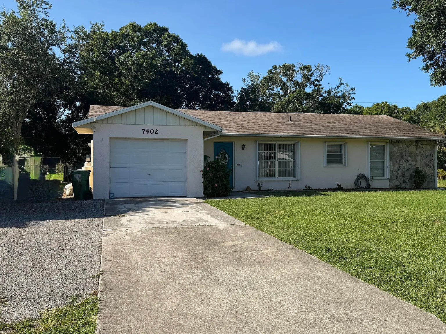 3 bed, 3.0 bath, 1434 sqft, $2,400 — Photo 1