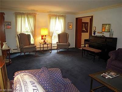 4th image of 579 Coy Ln