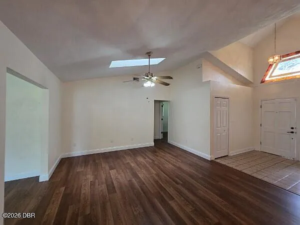 3 bed, 2.0 bath, 1812 sqft, $2,200 — Photo 4
