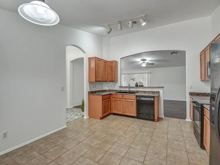 4937 W Nancy Ln — Photo 6