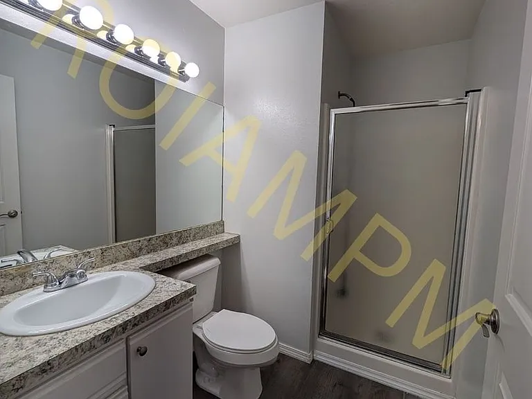 319 Lenore St — Photo 10