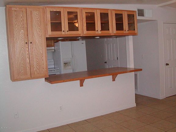 4th image of 2690 N Fontana Ave