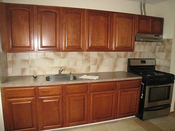 3rd image of 86 John St #2