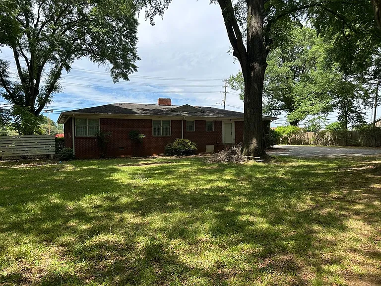 1901 S New Hope Rd — Photo 17