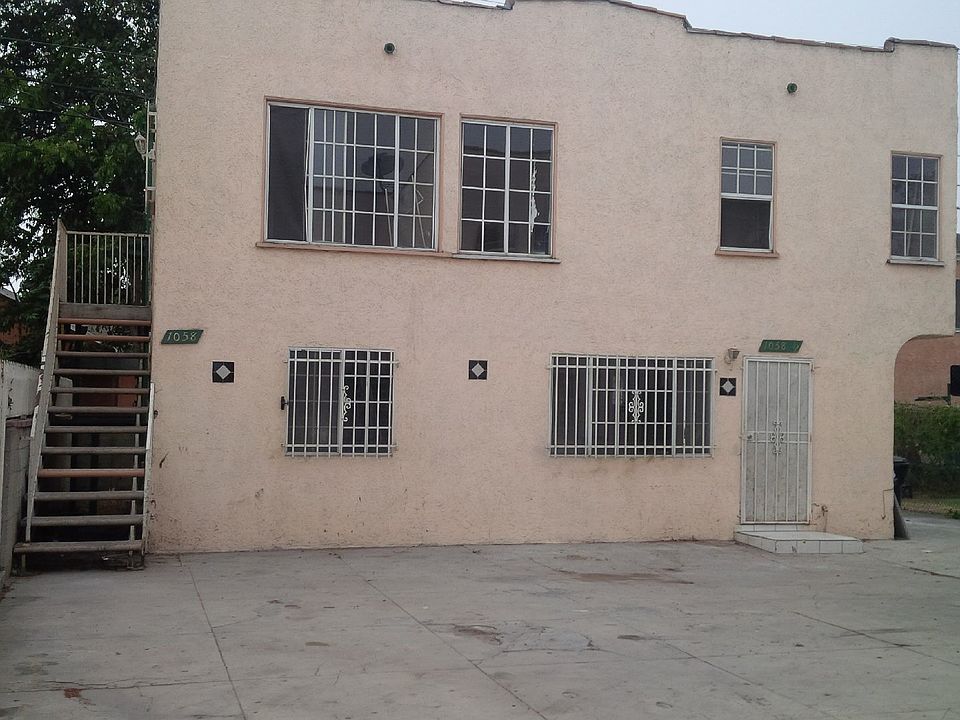 1st image of 1058 W 60th Pl