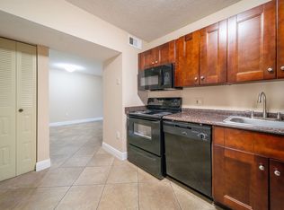 8281 SW 128th St APT 111, Pinecrest, FL 33156