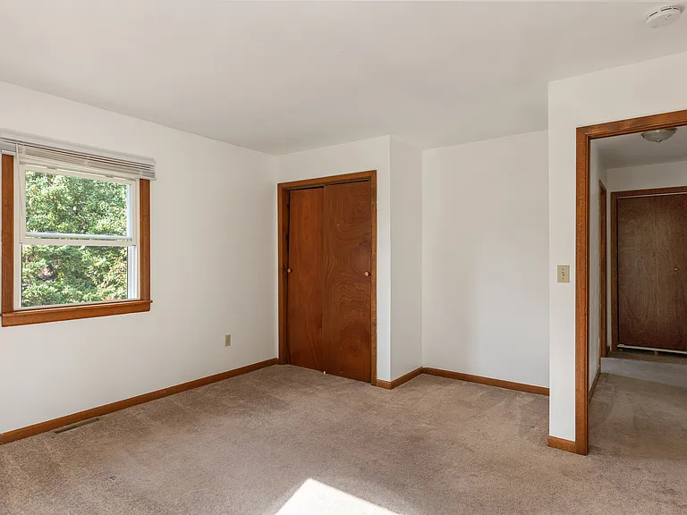 250 Grey Birch Dr — Photo 17