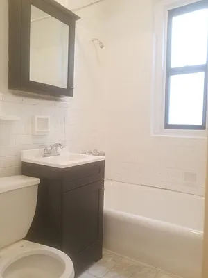 Rented by Lang Realty LLC | media 27