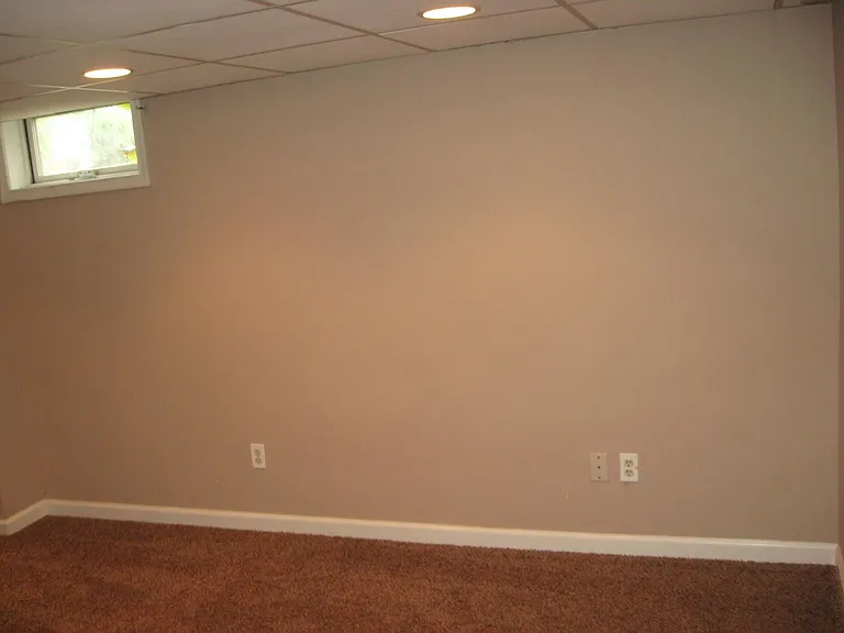 1090 Taylor Dr — Photo 18