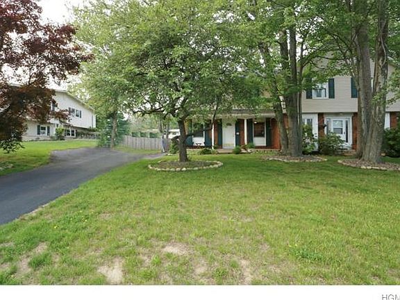2nd image of 32 Vailshire Cir