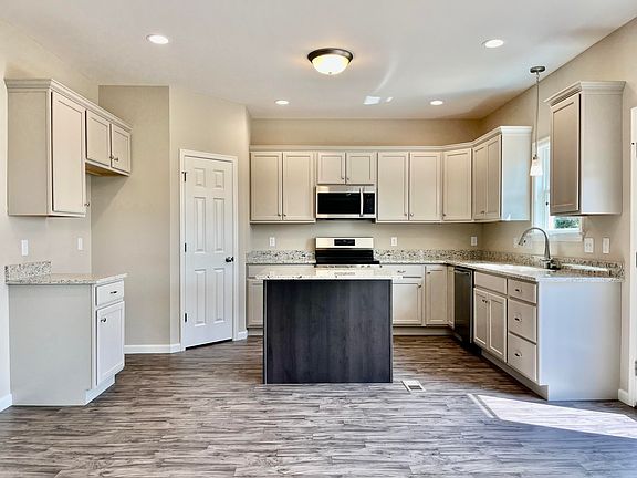 2nd image of 6809 Cloverfield Way