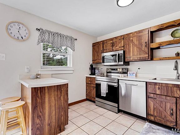 4th image of 532 Golden Valley Dr