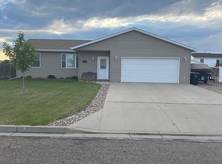 117 Libby Rd, Bismarck, ND 58504