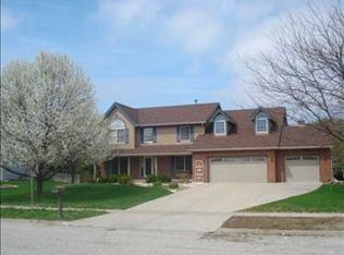 3014 Wisteria Ln, Bloomington, IL 61704