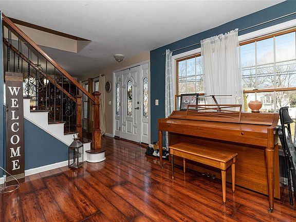 5th image of 368 Ontario St