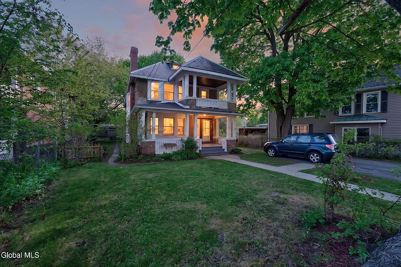 5th image of 303 Spring Avenue