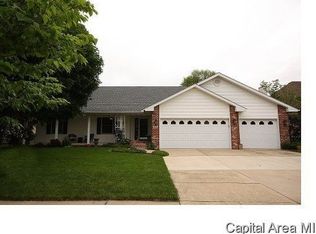 909 E Spruce St, Chatham, IL 62629