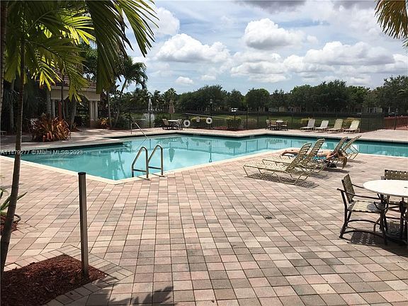 4th image of 2494 Centergate Dr APT 106